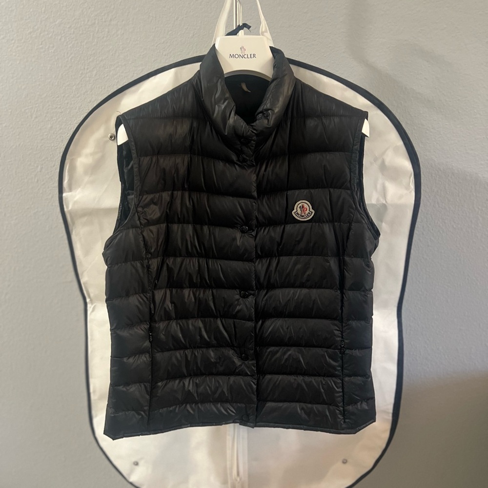 AUTHENTIC Moncler Liane Black Puffer Vest (Women) Large - Picture 2 of 7
